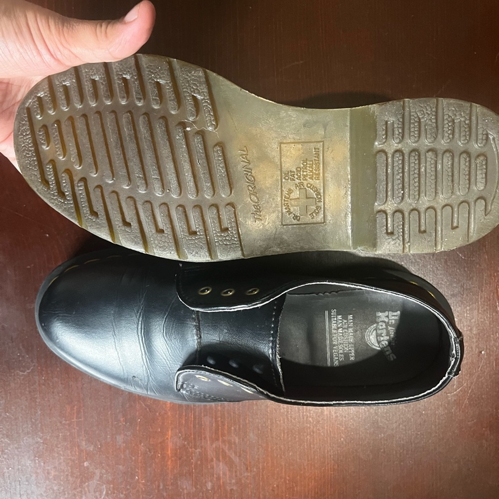 VEGAN BLACK 3 Hole DR MARTEN SIZE 6